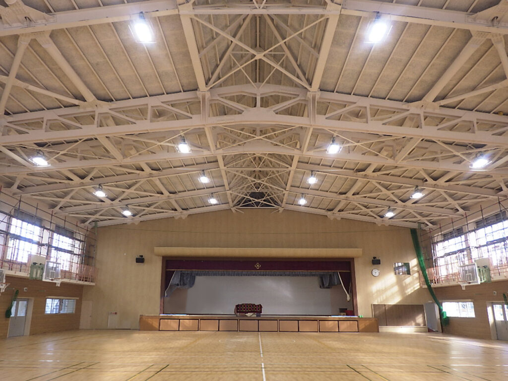 東温市立南吉井小学校屋内運動場長寿命化改修電気設備工事