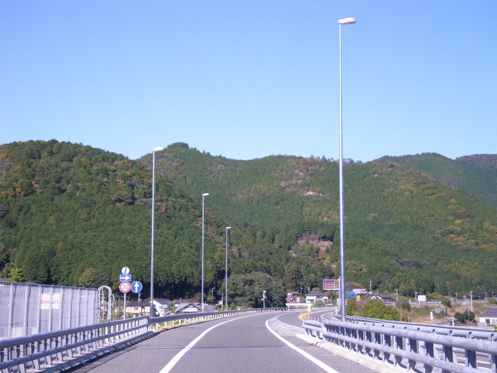 四国横断自動車道　西予宇和IC電気設備工事