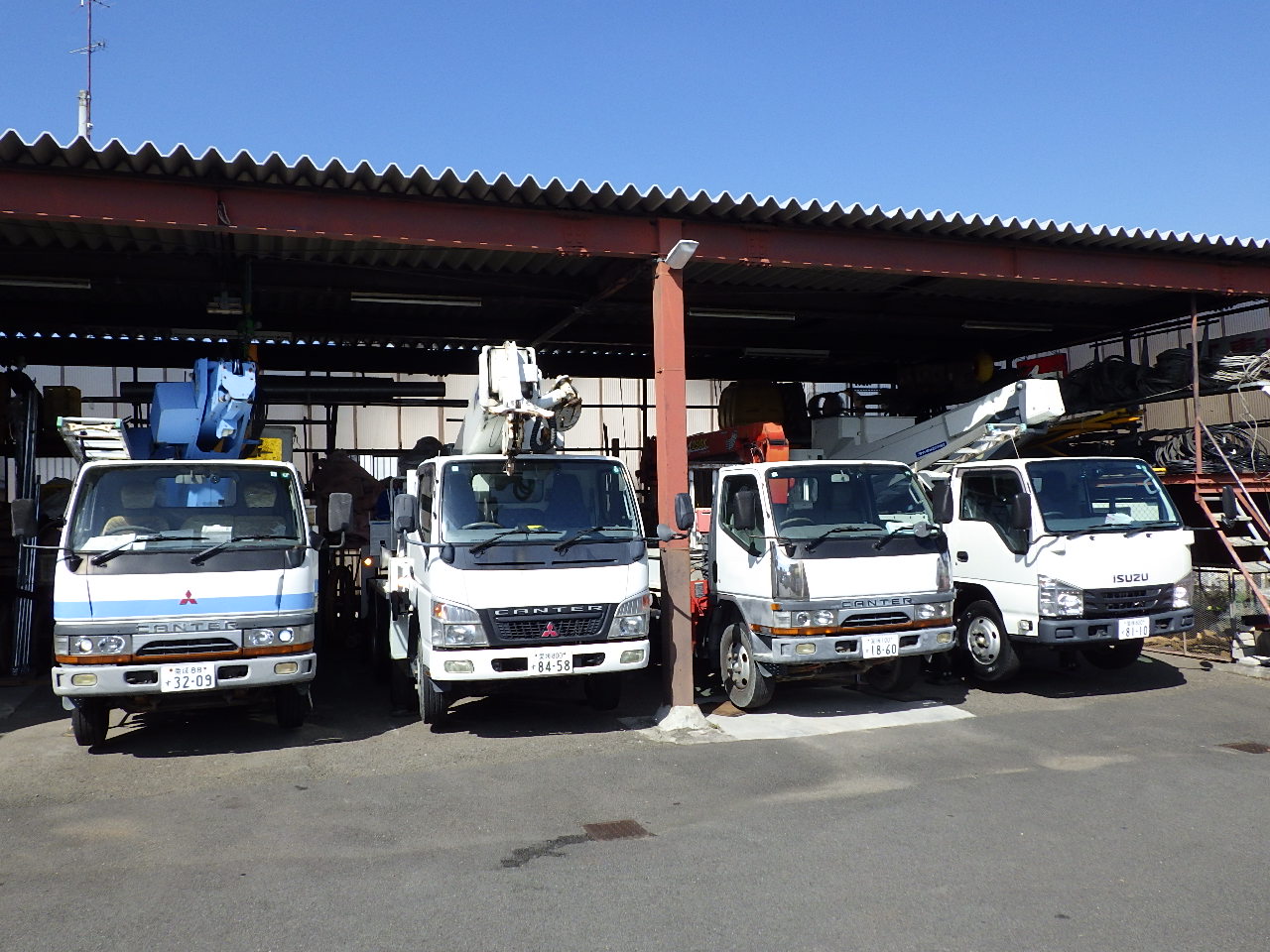 神野電気株式会社の電気設備工事用作業車両